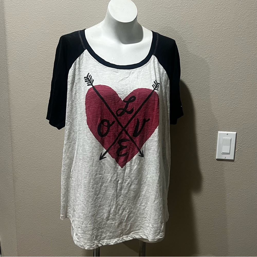 Torrid short sleeve heart t-shirt